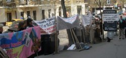Массовый пикет против введения ювенальной юстиции в центре Киева Массовый пикет против введения ювенальной юстиции в центре Киева